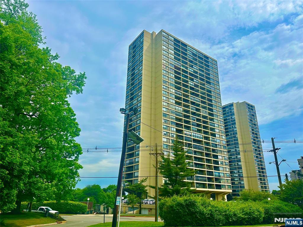 6 Horizon Rd #1204, Fort Lee, NJ 07024