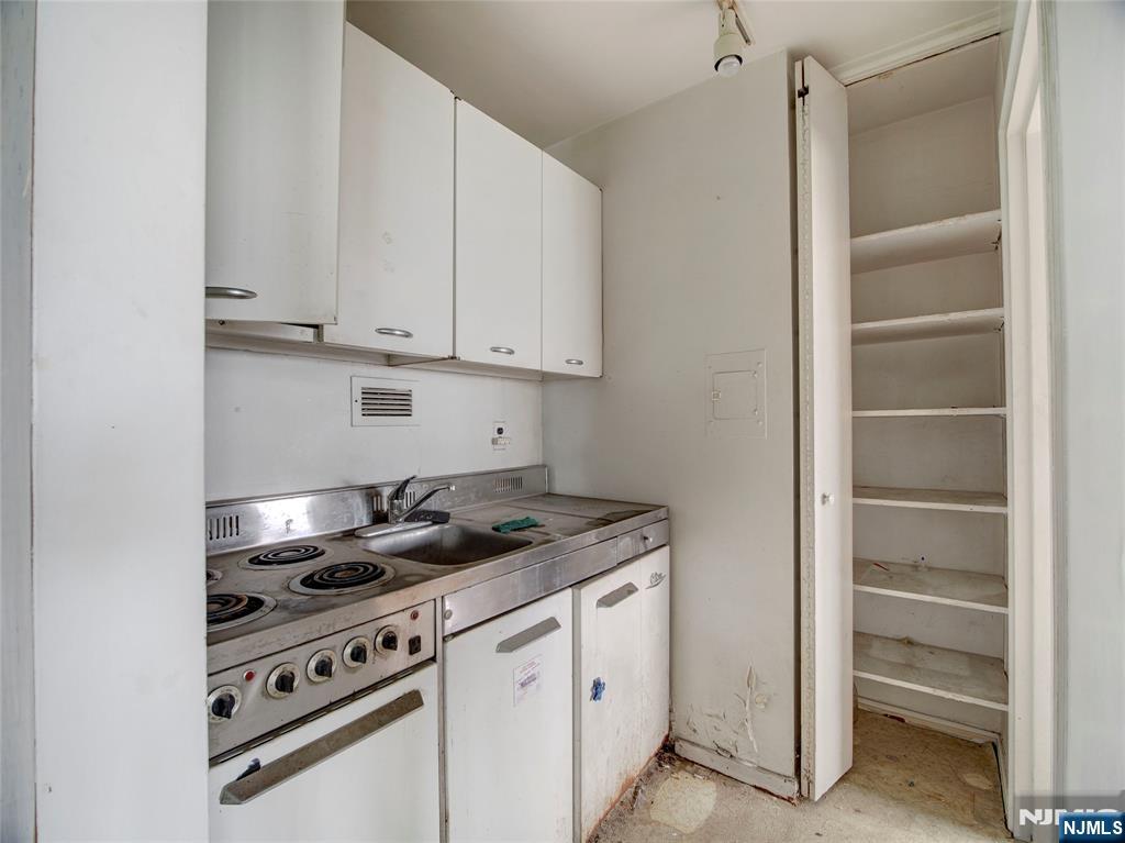 377 Harrison Street - Photo 2