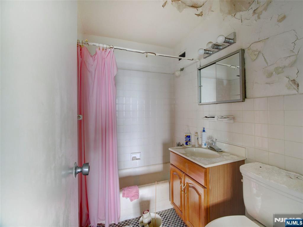 377 Harrison Street - Photo 4