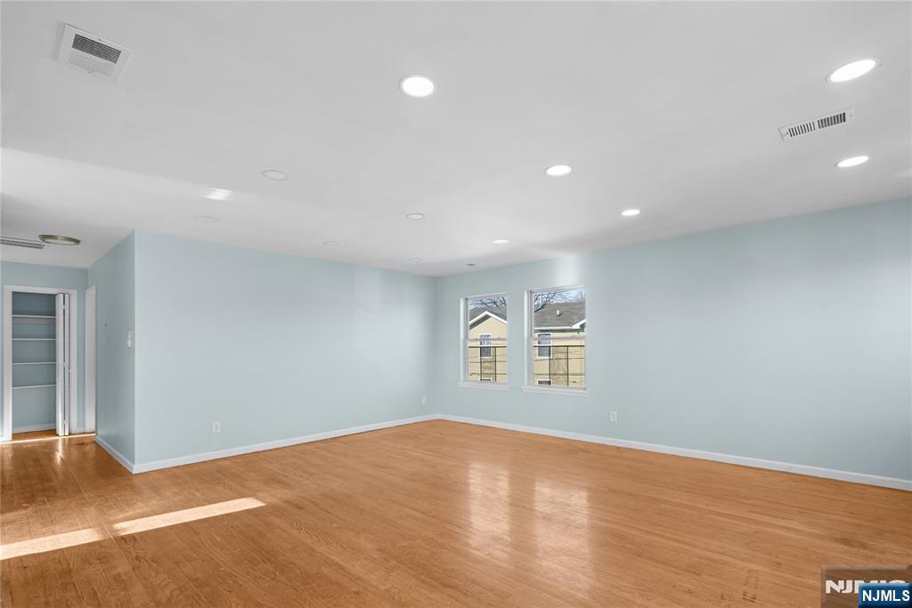 219-221 Clinton Place - Photo 4