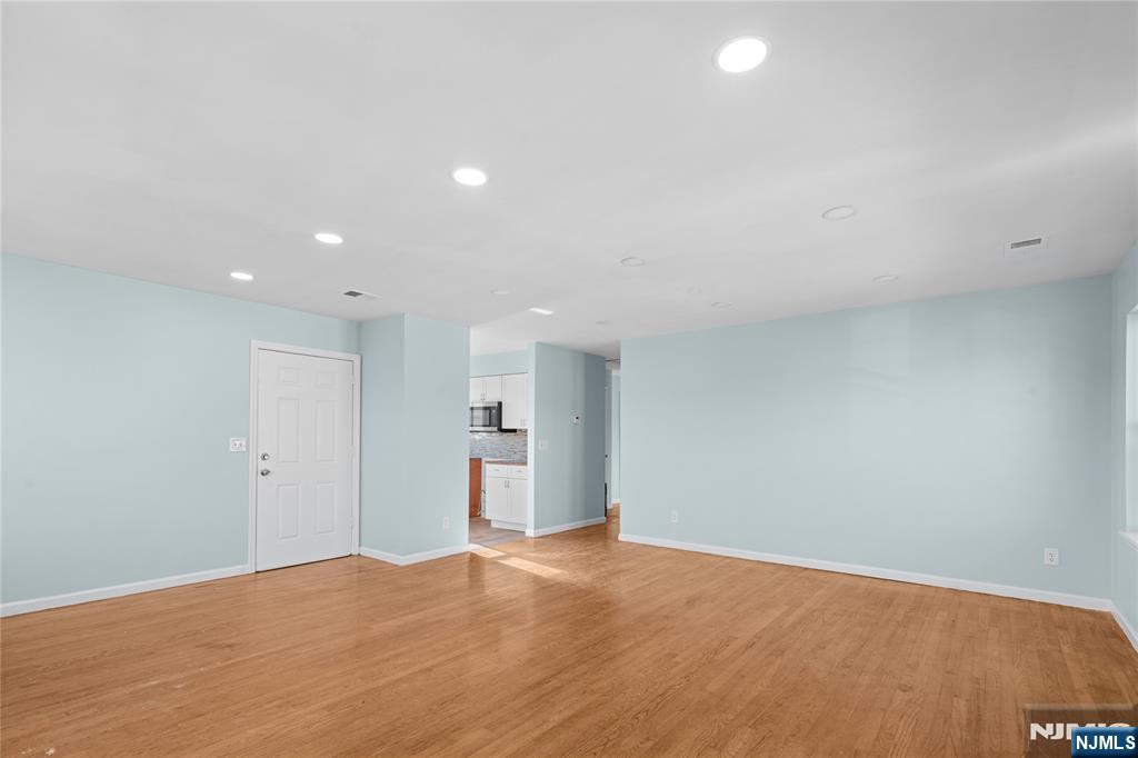 219-221 Clinton Place - Photo 5