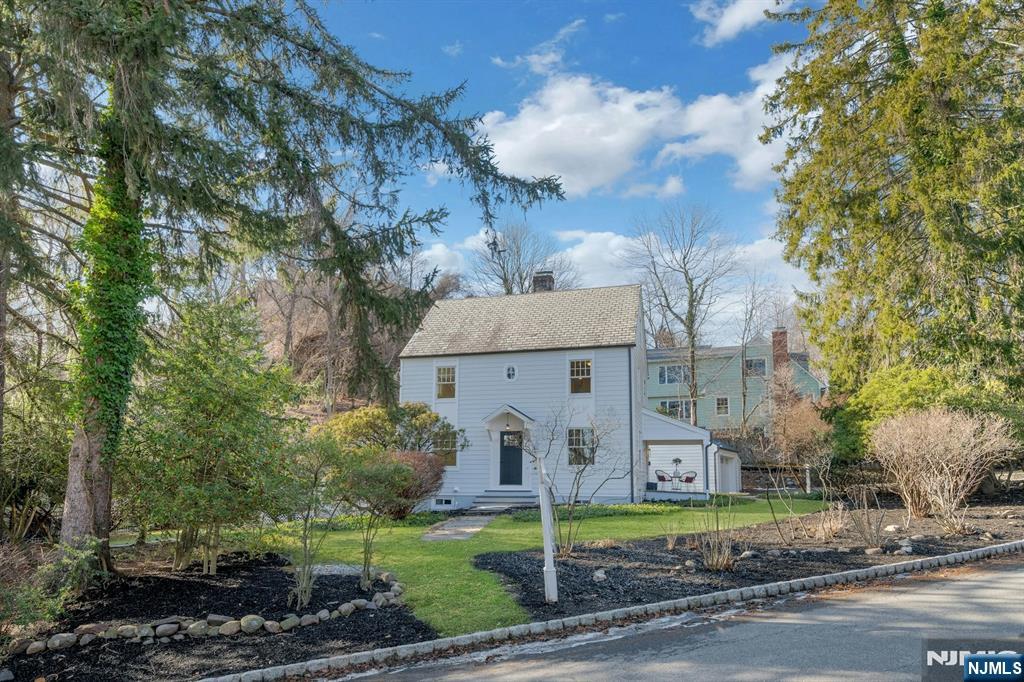 Homes for sale in Montclair, NJ | 30 Edgecliff Rd, Montclair, NJ 07043 | MLS# 26001658