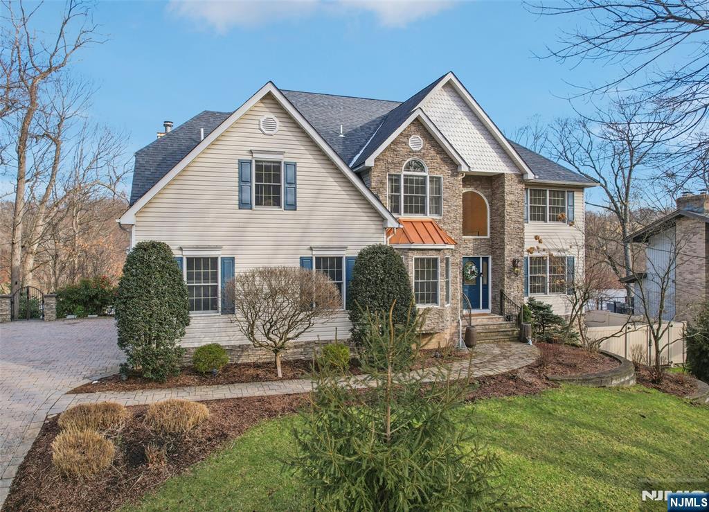 127 E Village Circle, Paramus, NJ, 07652