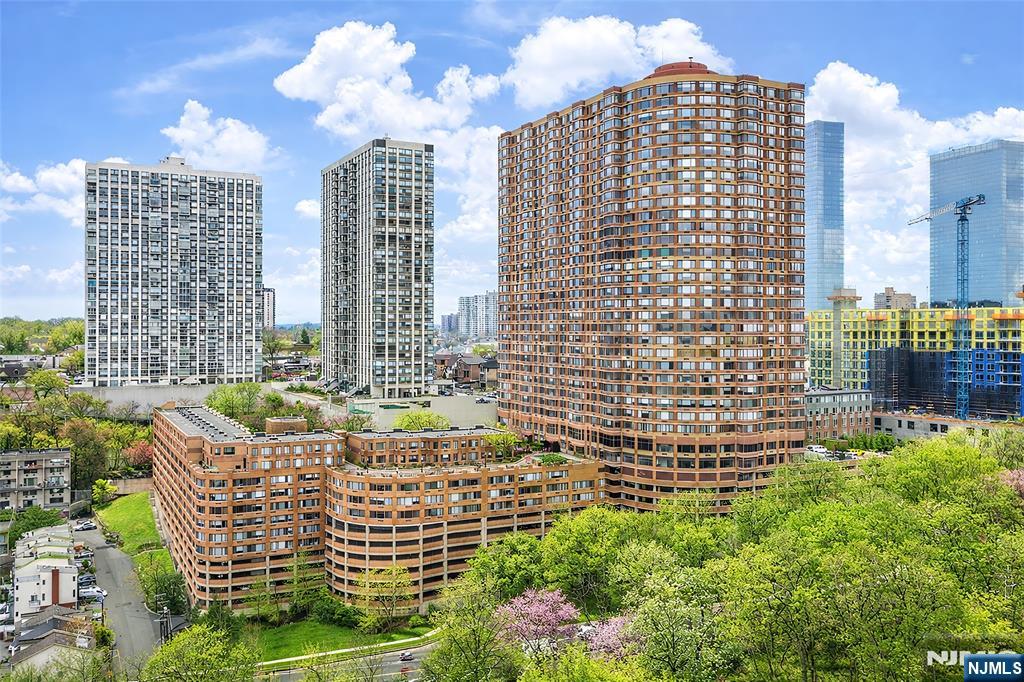 $595,000 Condo