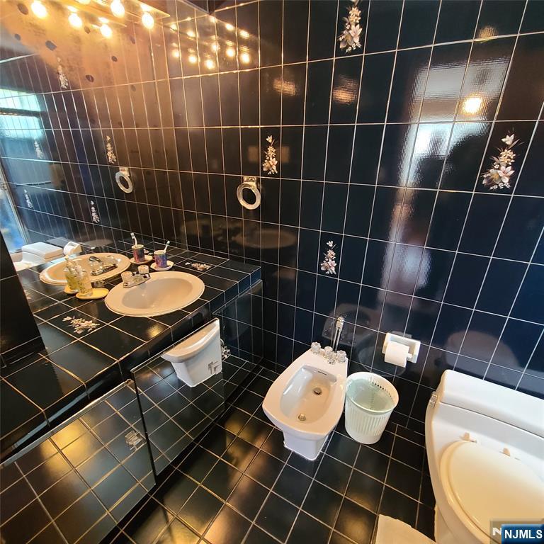 792 Kingsland Avenue