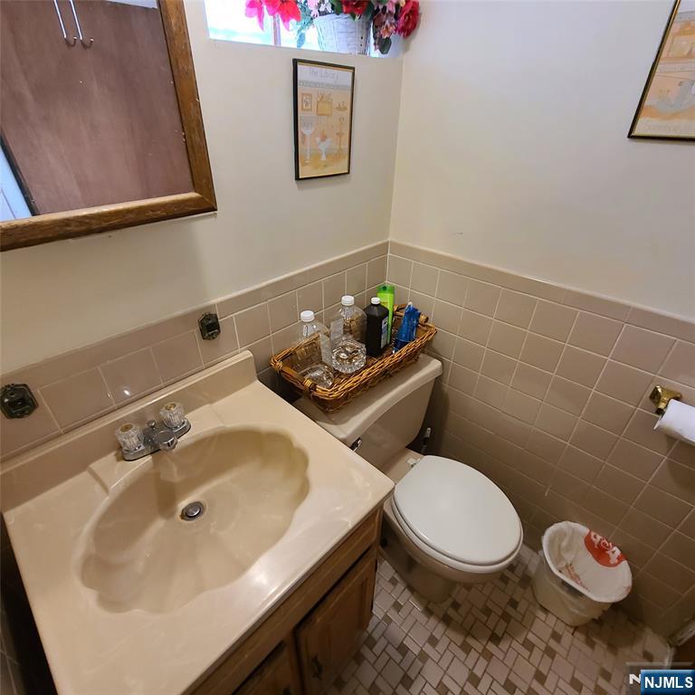 792 Kingsland Avenue