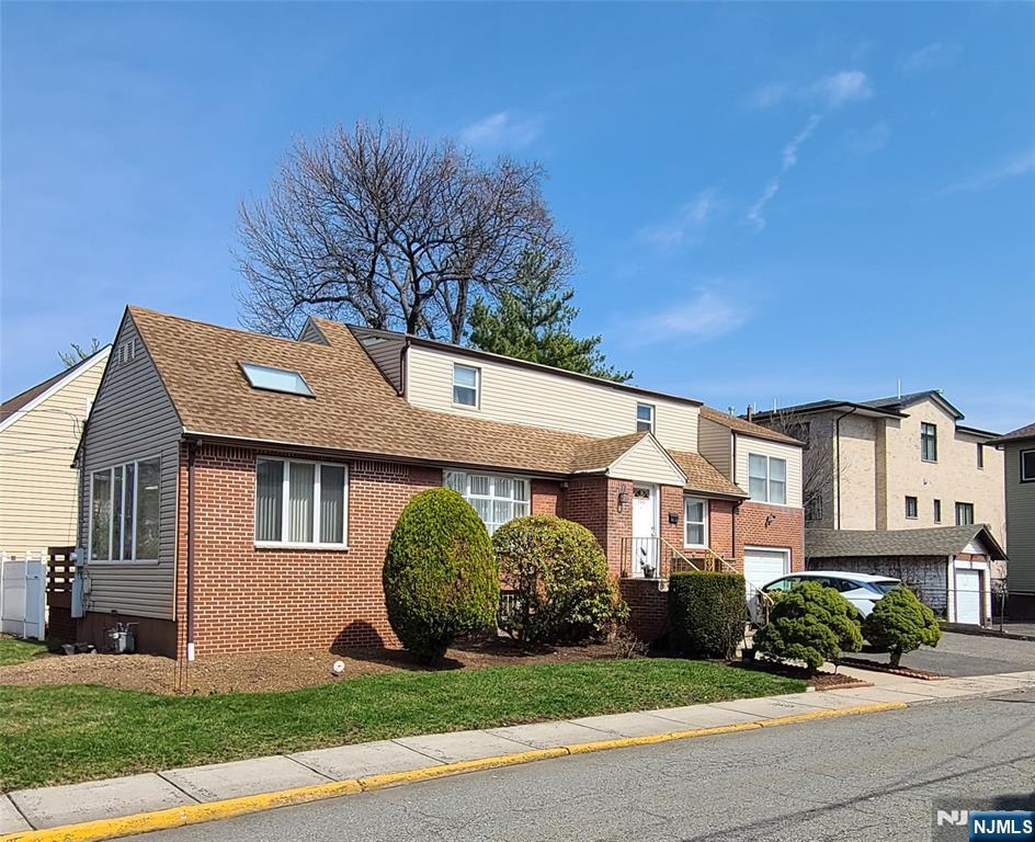 792 Kingsland Avenue