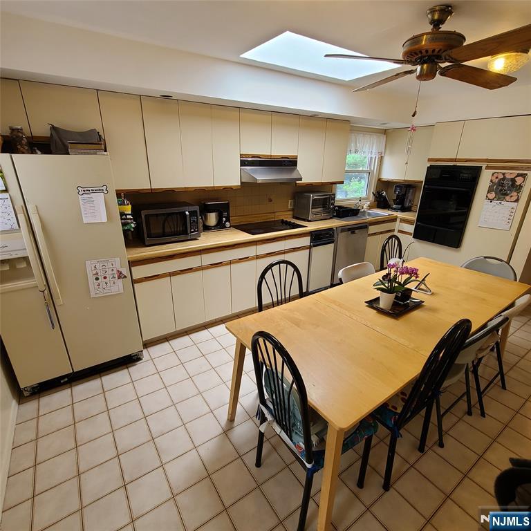 792 Kingsland Avenue