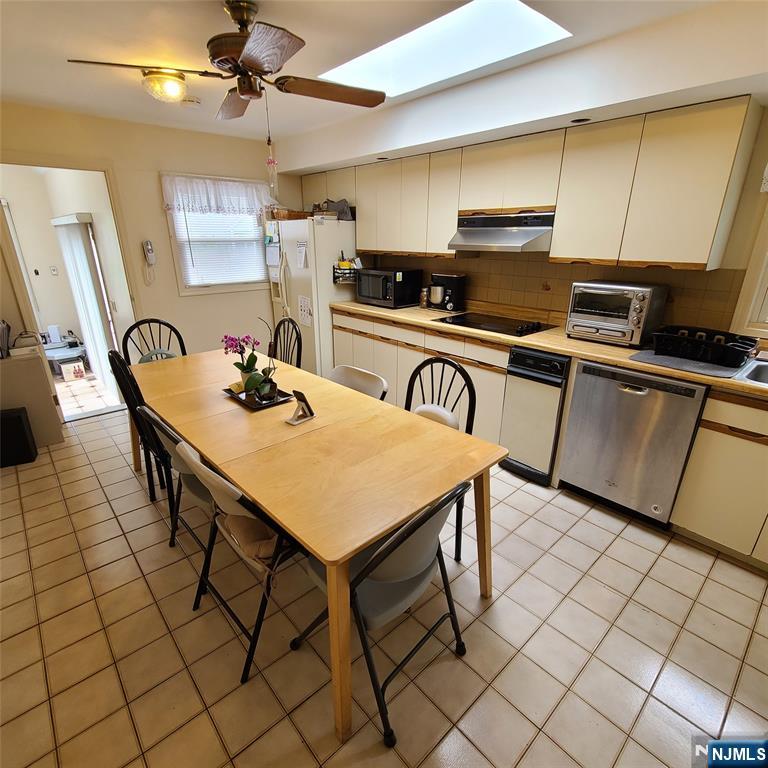 792 Kingsland Avenue