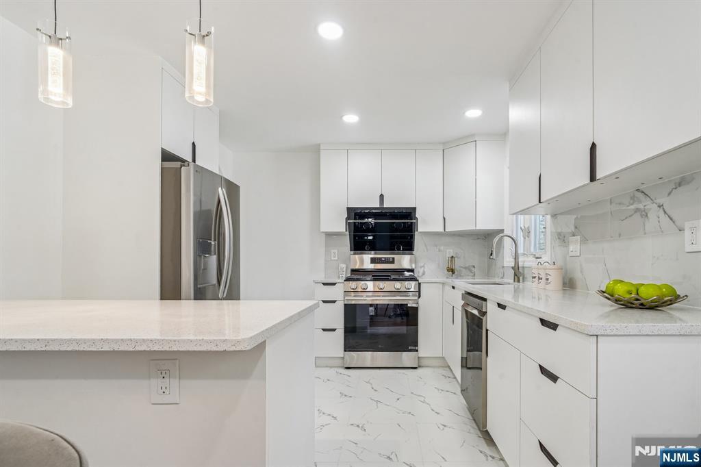 127 E Village Circle, Paramus, NJ, 07652