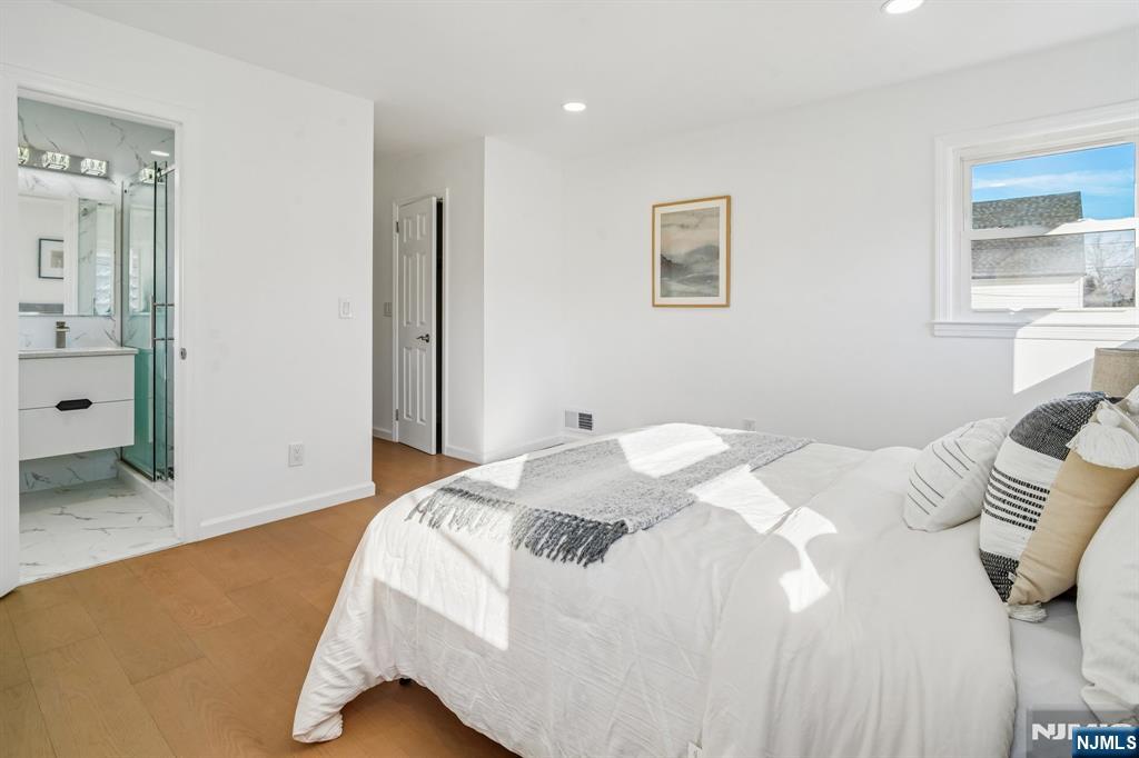 127 E Village Circle, Paramus, NJ, 07652