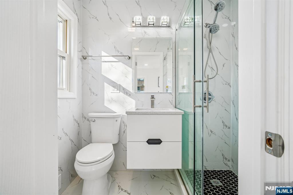 127 E Village Circle, Paramus, NJ, 07652