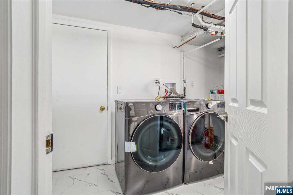 127 E Village Circle, Paramus, NJ, 07652