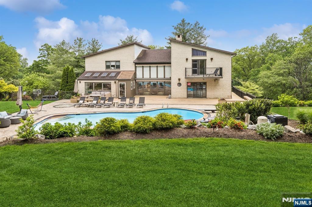 63 Eisenhower Drive