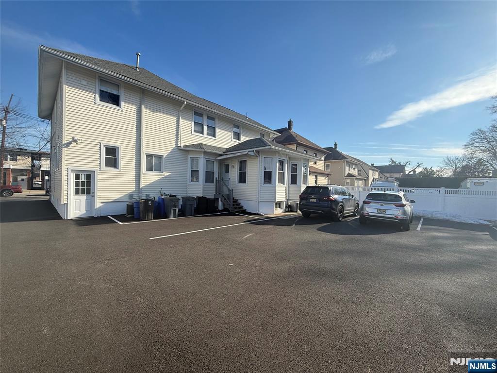 422 Lafayette Ave - Photo 3