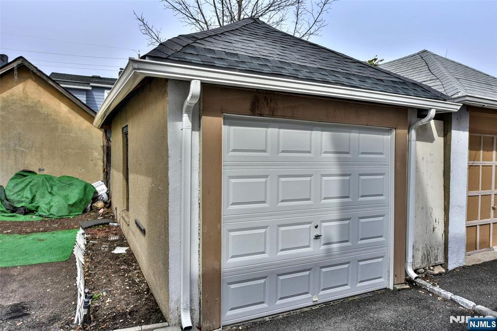 423 8th Street - Photo 4