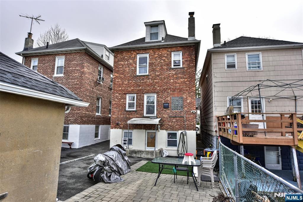 423 8th Street - Photo 5