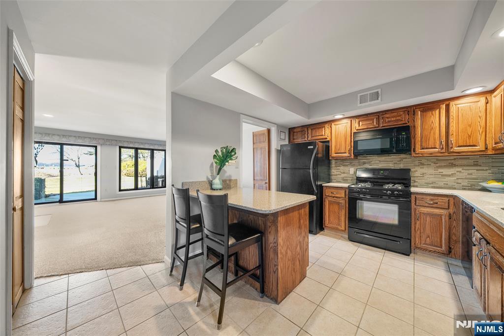 24 Meadowview Court, Leonia, NJ, 07605