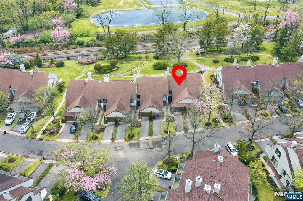 24 Meadowview Court, Leonia, NJ, 07605