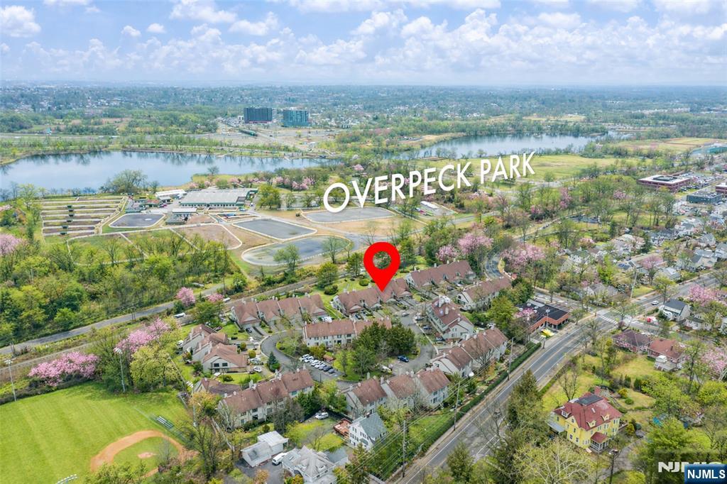 24 Meadowview Court, Leonia, NJ, 07605