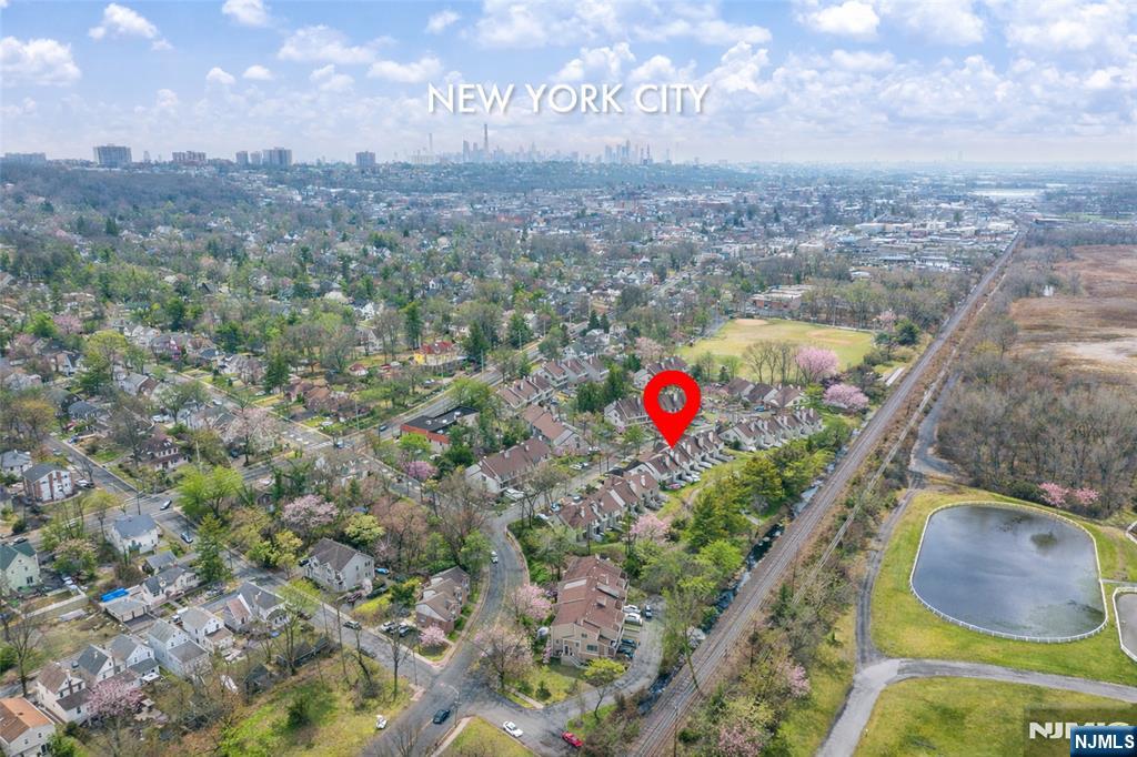 24 Meadowview Court, Leonia, NJ, 07605