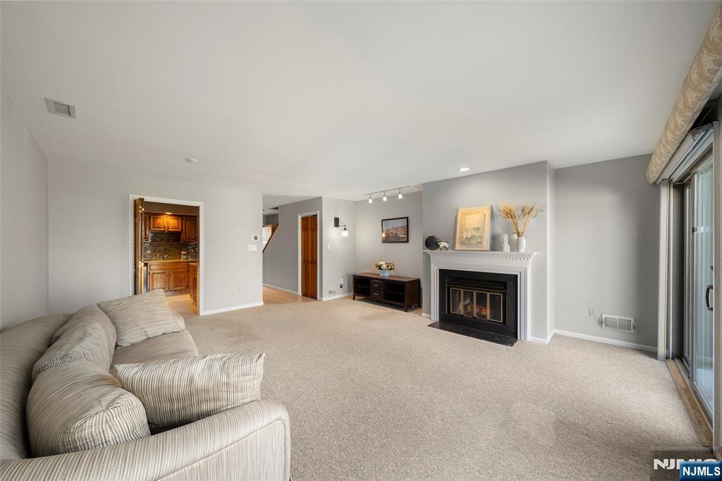 24 Meadowview Court, Leonia, NJ, 07605