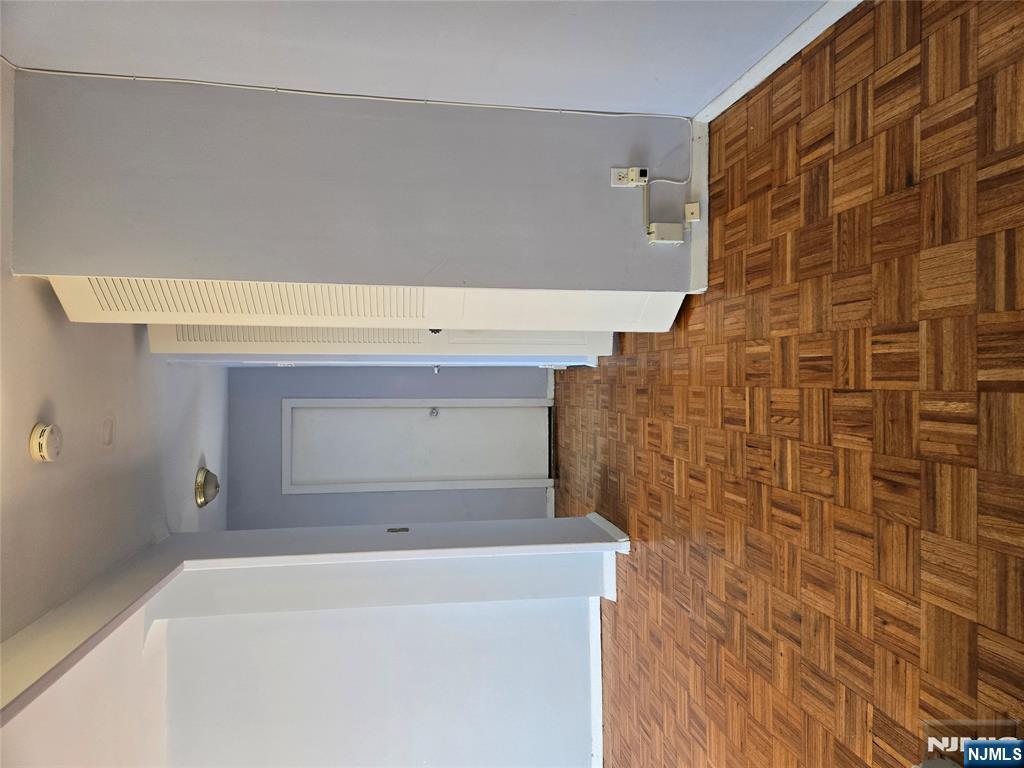 2348 Linwood Avenue 3L - Photo 4