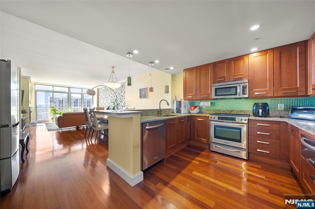 8100 River Road, North Bergen, NJ, 07047