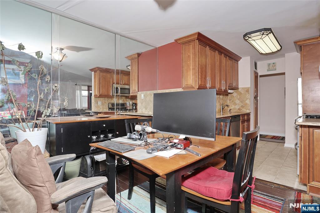 6040 Boulevard 8H - Photo 3