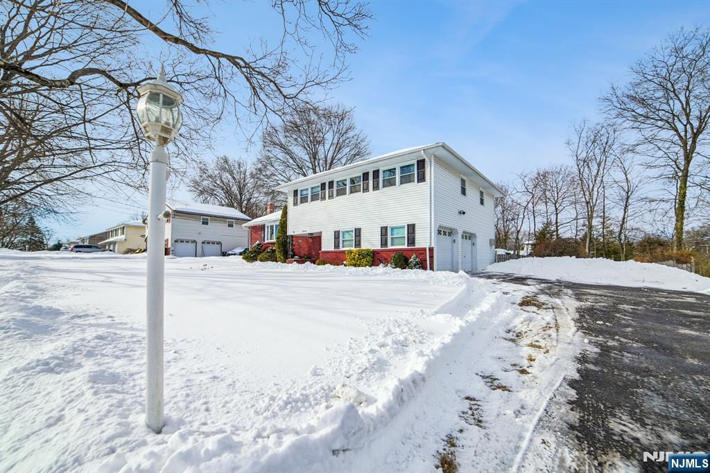 Homes for sale in Par Troy Hills Twp., NJ | 14 Crescent Dr, Par Troy Hills Twp., NJ 07054 | MLS# 26001888