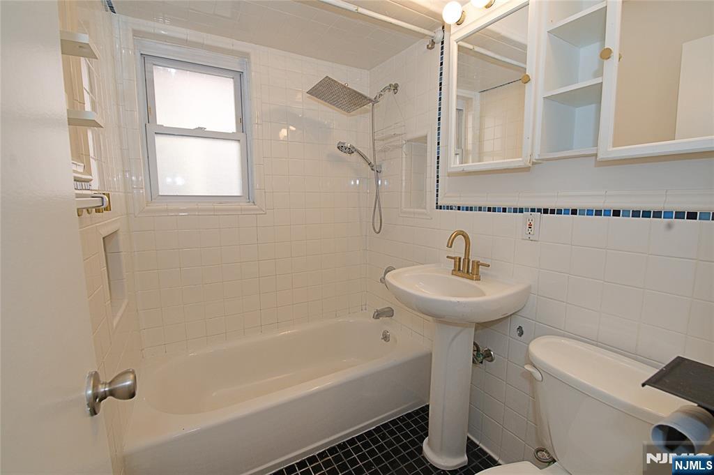 8 Leary Lane #4