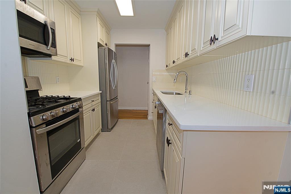 8 Leary Lane #4