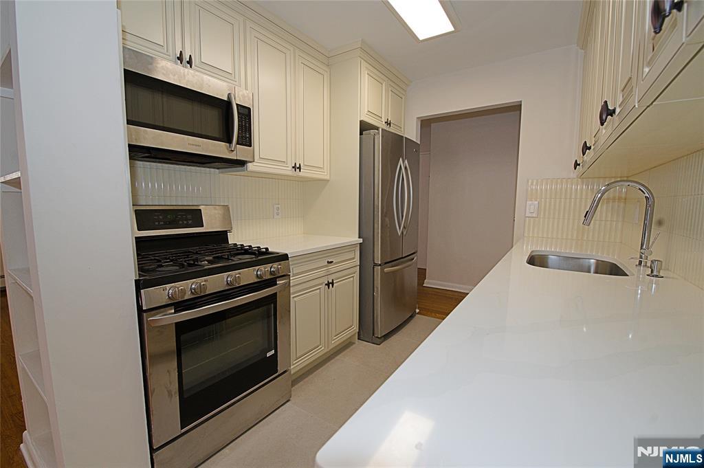 8 Leary Lane #4