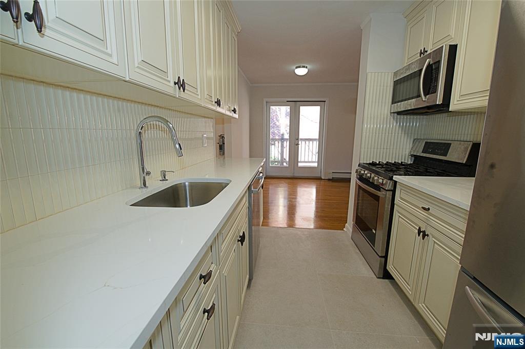 8 Leary Lane #4