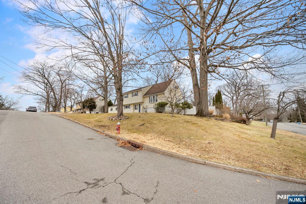 601 Oakwood Drive, Northvale, NJ, 07647