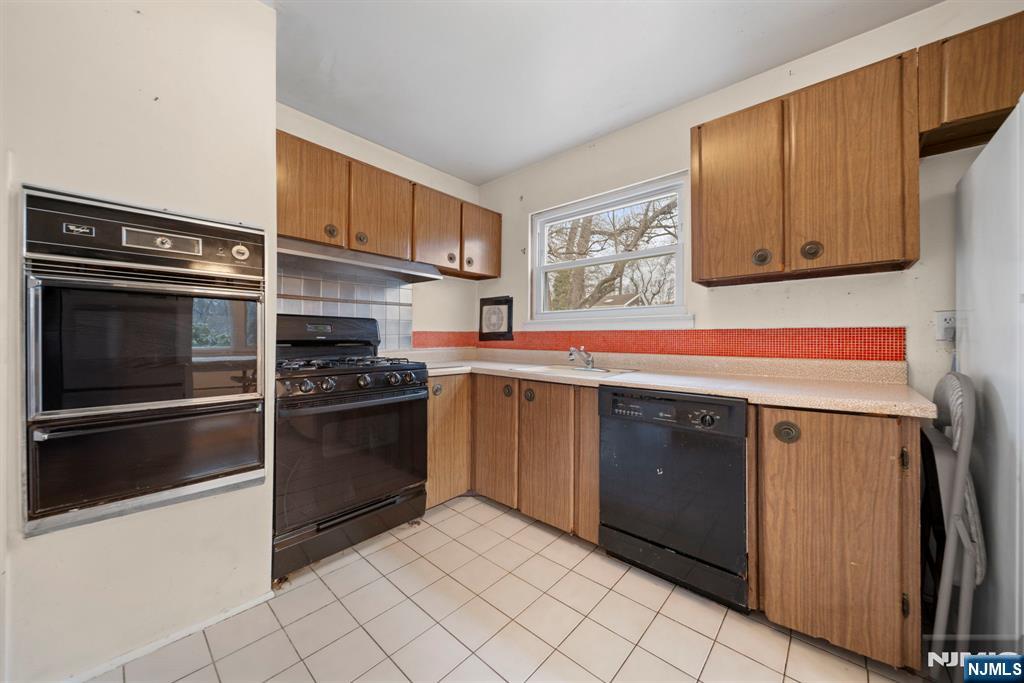 601 Oakwood Drive, Northvale, NJ, 07647