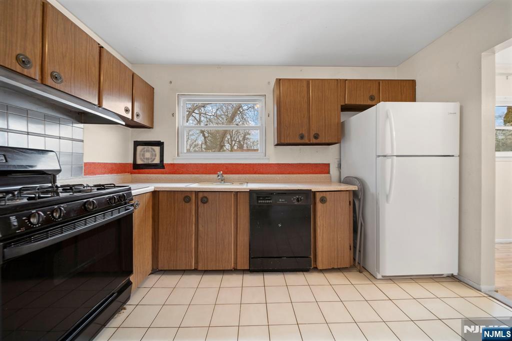 601 Oakwood Drive, Northvale, NJ, 07647