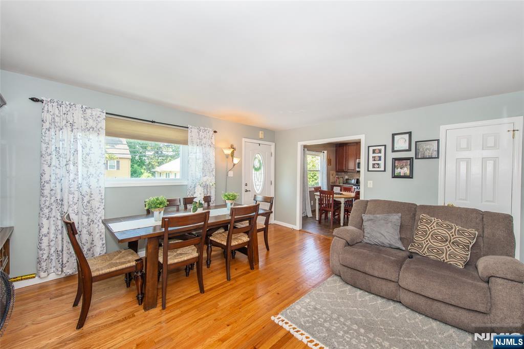 88 Ozone Avenue - Photo 2