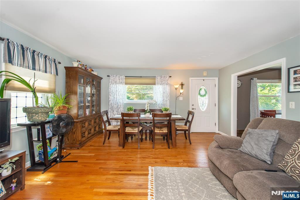 88 Ozone Avenue - Photo 3