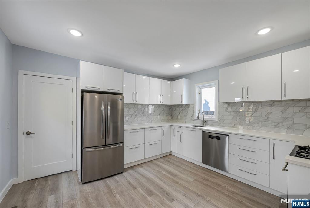 17 Mission Street - Photo 3