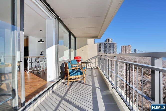 4 Horizon Road, Fort Lee, NJ, 07024