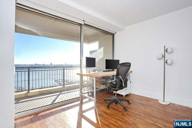 4 Horizon Road, Fort Lee, NJ, 07024