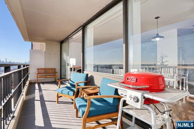 4 Horizon Road, Fort Lee, NJ, 07024