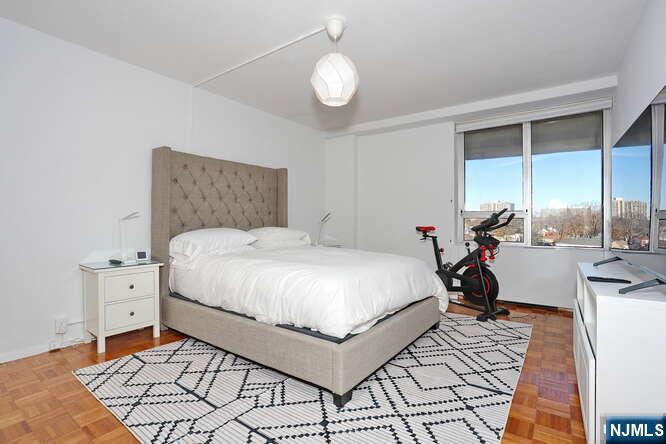 4 Horizon Road, Fort Lee, NJ, 07024