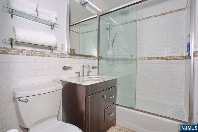 4 Horizon Road, Fort Lee, NJ, 07024