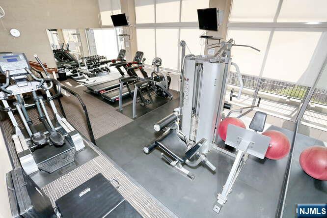 4 Horizon Road, Fort Lee, NJ, 07024