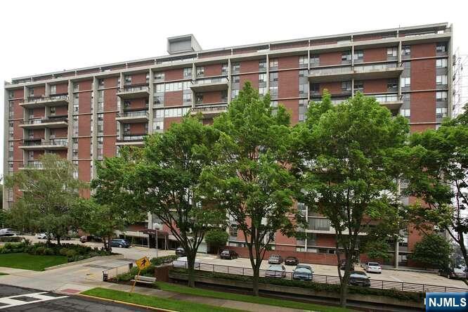 4 Horizon Road, Fort Lee, NJ, 07024