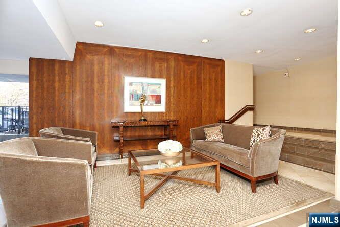 4 Horizon Road, Fort Lee, NJ, 07024