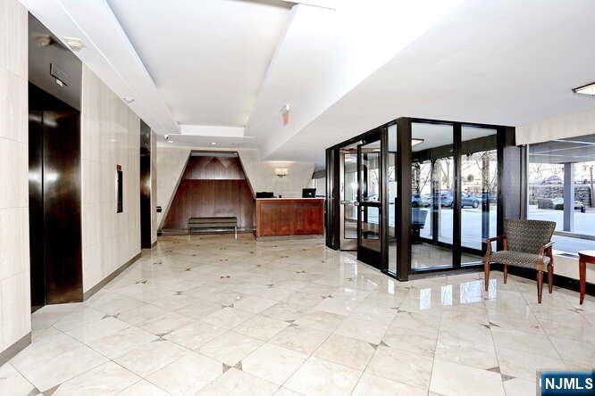 4 Horizon Road, Fort Lee, NJ, 07024