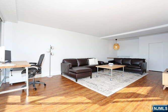 4 Horizon Road, Fort Lee, NJ, 07024